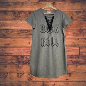 5 for‎ $25🔥Bobbie Brooks Lace V-Neck "Roll N Roll" Grey T-Shirt Dress Medium